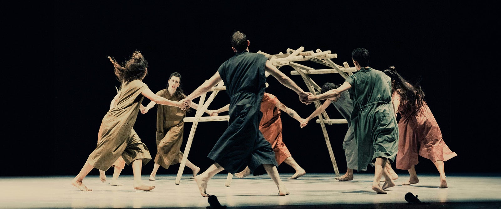 Vertigo Dance Company "MAKOM"